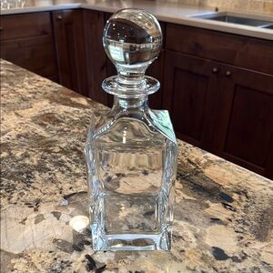 Tiffany & Co. Classic Square Decanter
in Crystal Glass.